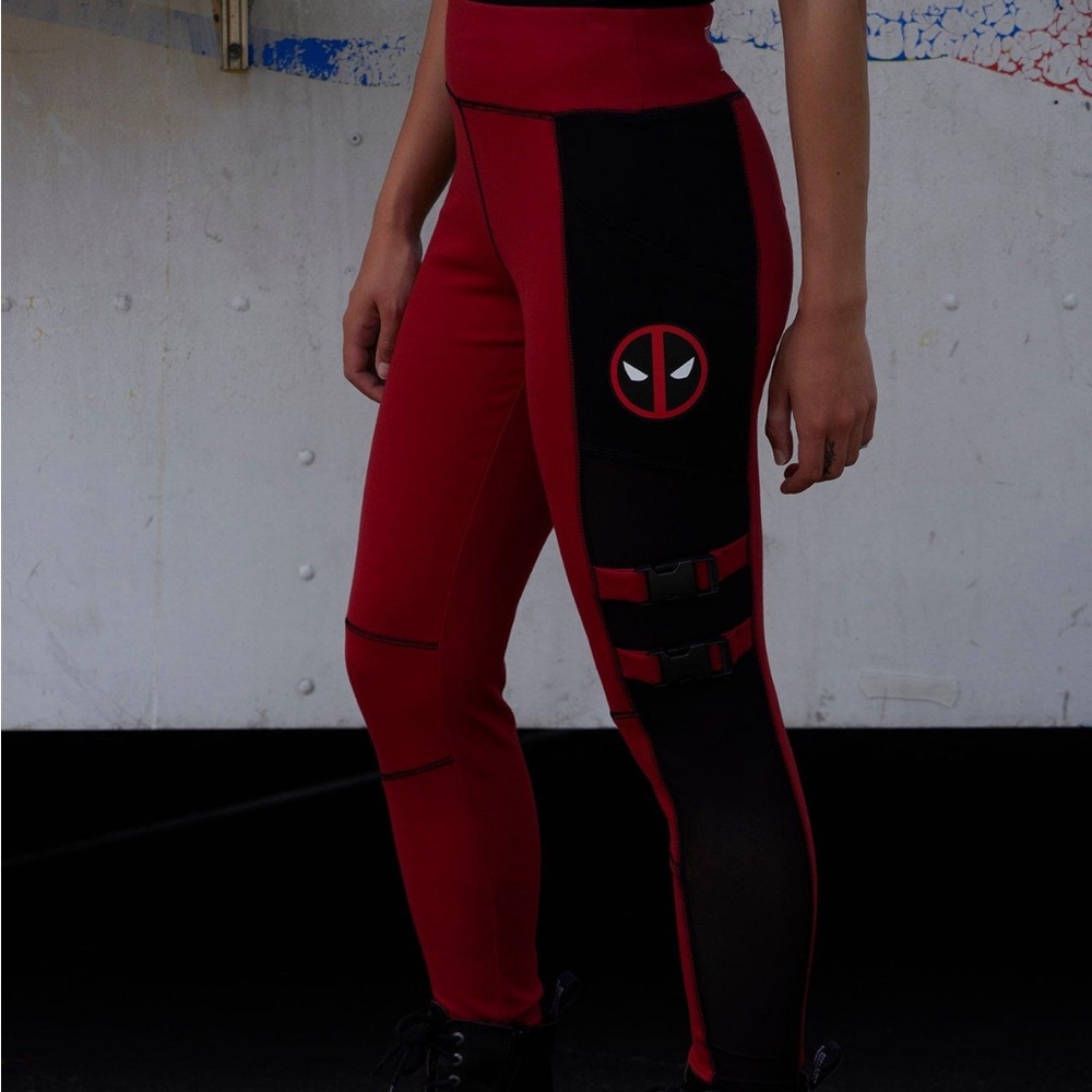 Marvel Deadpool & Wolverine Deadpool Mesh Color Block‎ Leggings Hot Topic